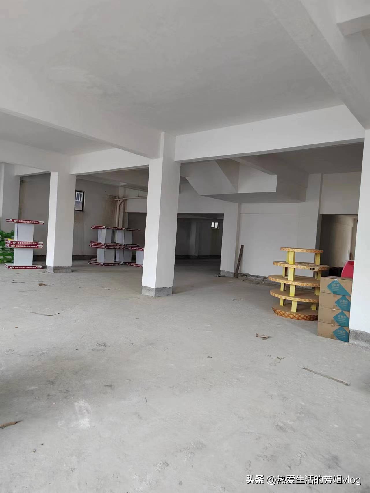 在学校附近开个小商店怎么样,县城开店适合开什么样的小店