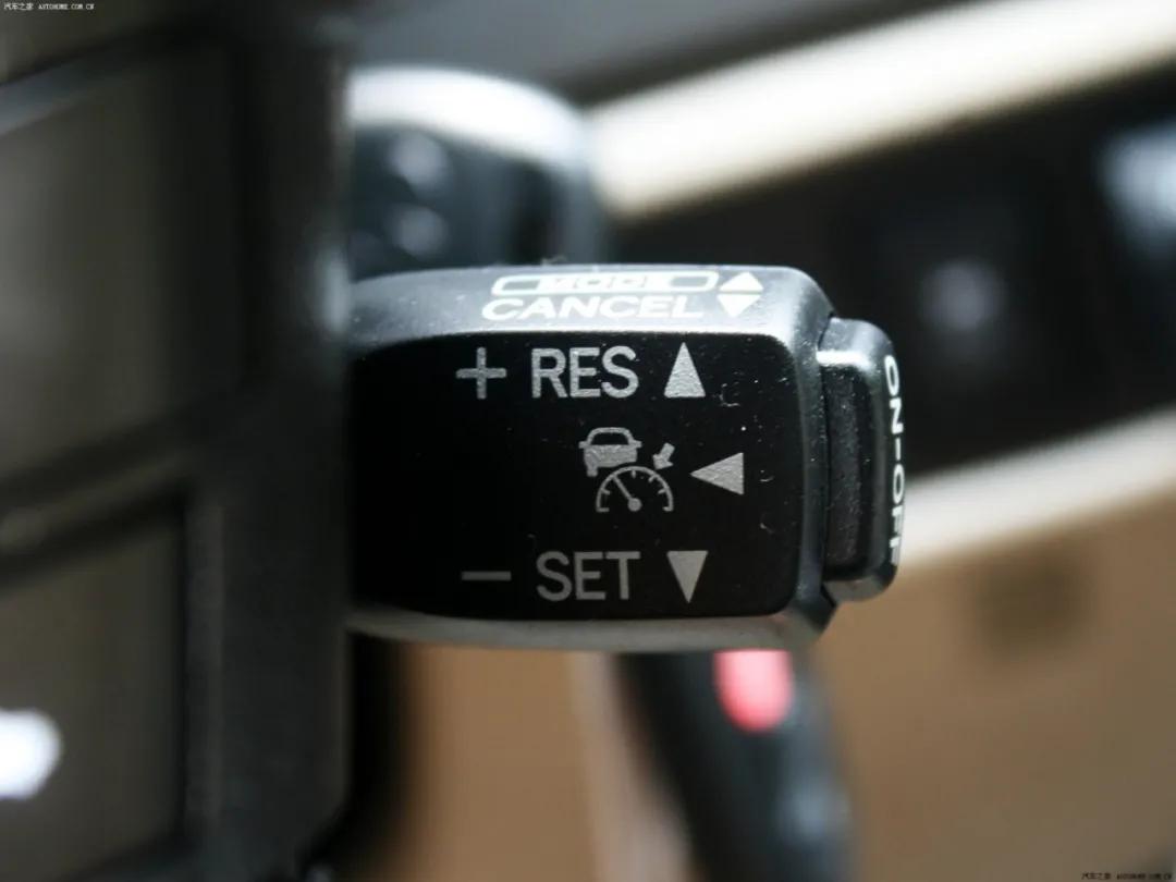 丰田红杉vs兰德酷路泽价格,丰田红杉二手车v6