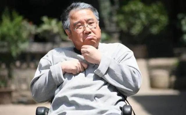 老年脑梗塞患需要心理抚慰，抑郁情绪对治疗和康复不利