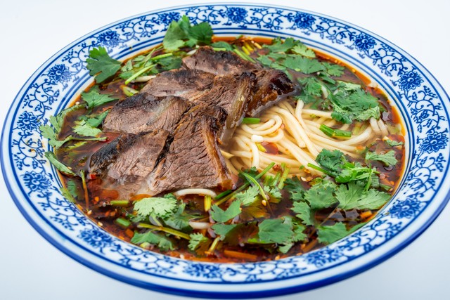 目前十大最火爆的小吃,深受喜爱的热门小吃有哪些