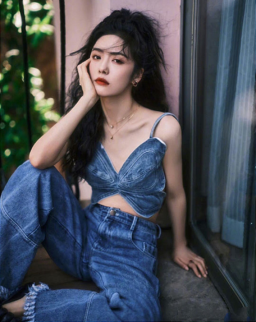 蔡文静黑色短袖上衣,蔡文静同款衣服牛仔背心