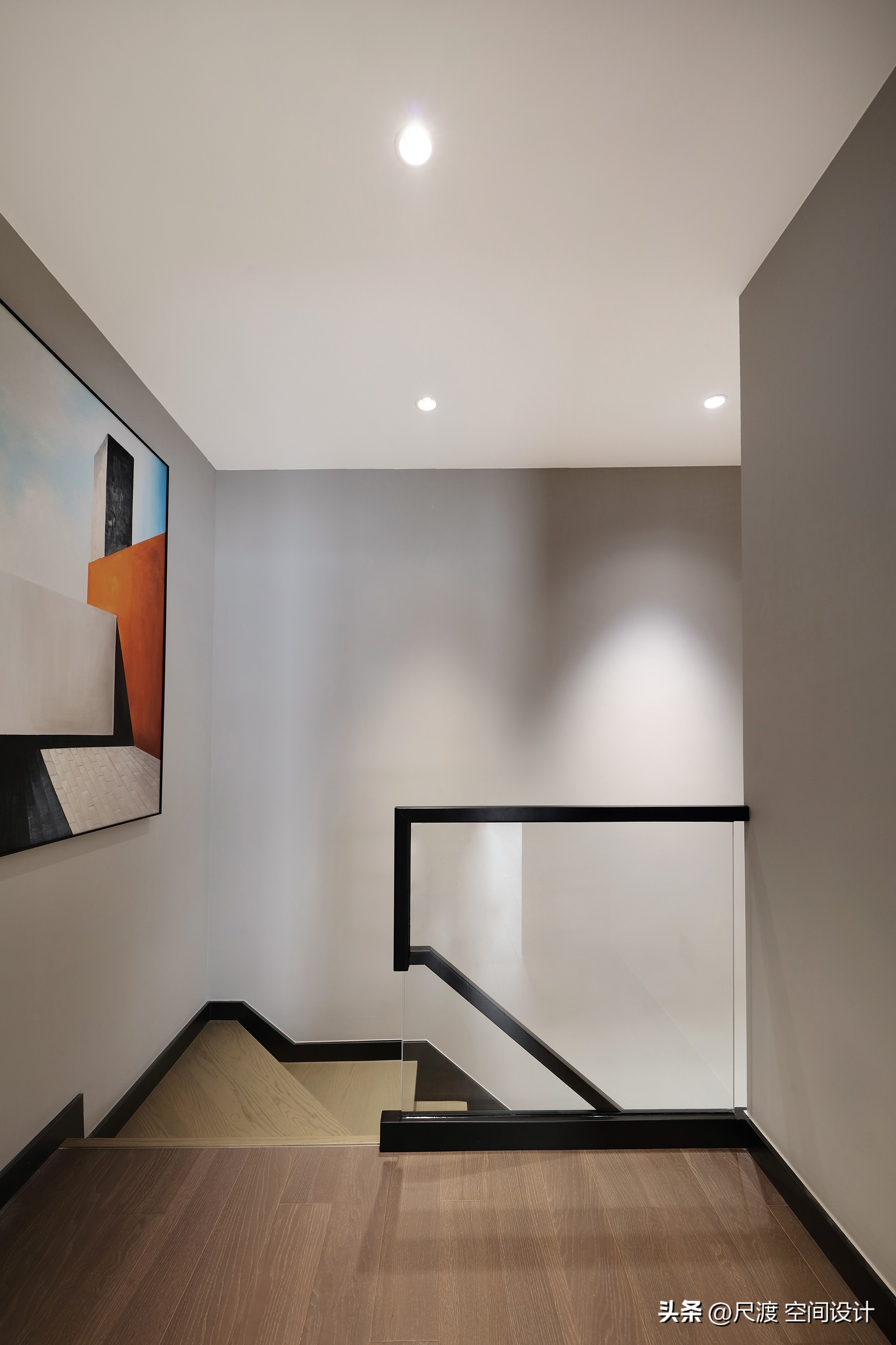 经典的黑白灰风格,高级耐看的极简黑白灰