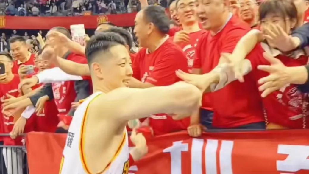 深圳男篮大胜同曦,深圳男篮击败辽宁男篮