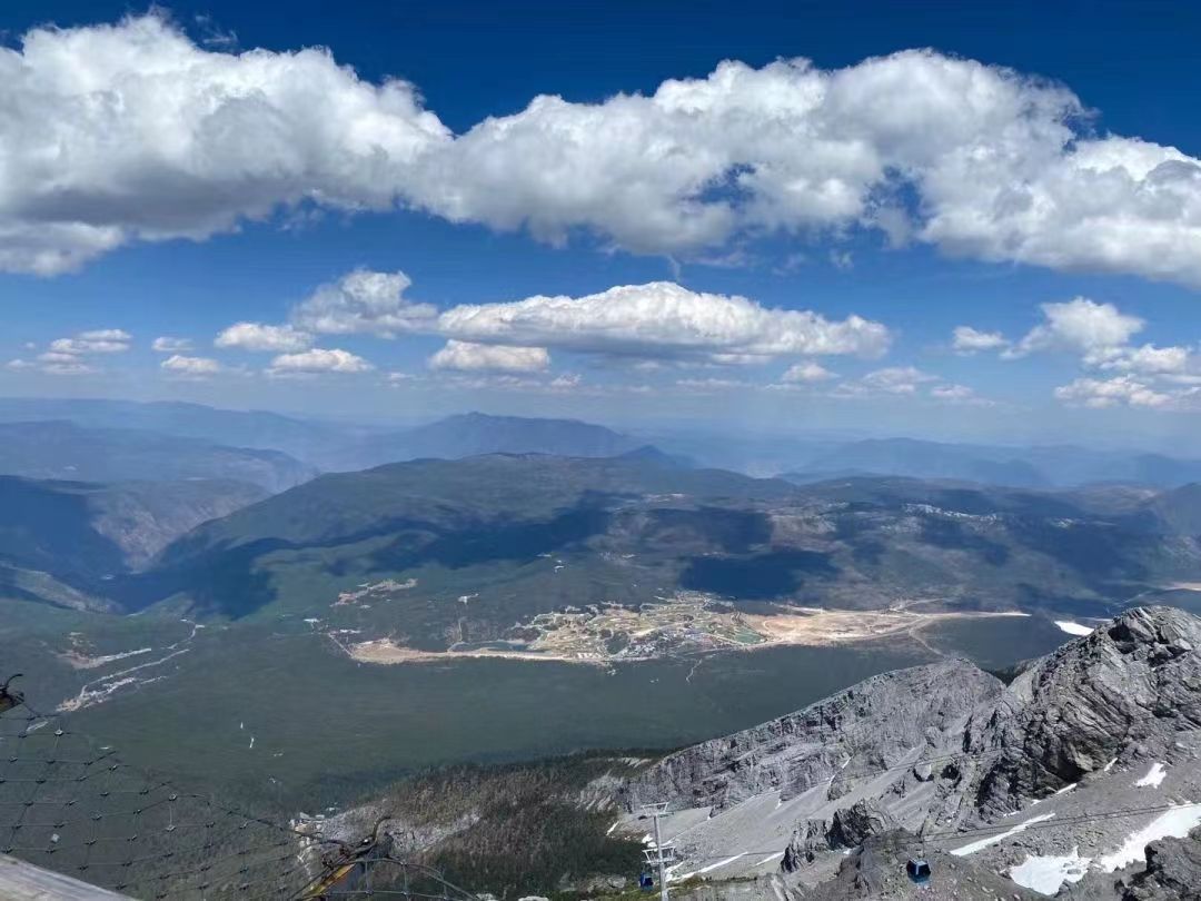 山不见我我自去见山文案,山不见我我自去见山的意思