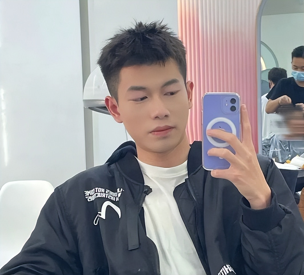 发型男生2022流行发型解析,发型男生2022流行发型图文