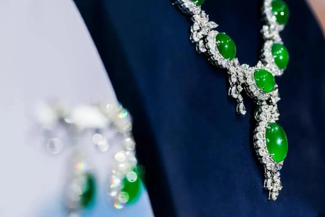 陈数戴的什么表,陈数雍容华贵惊艳个人写真