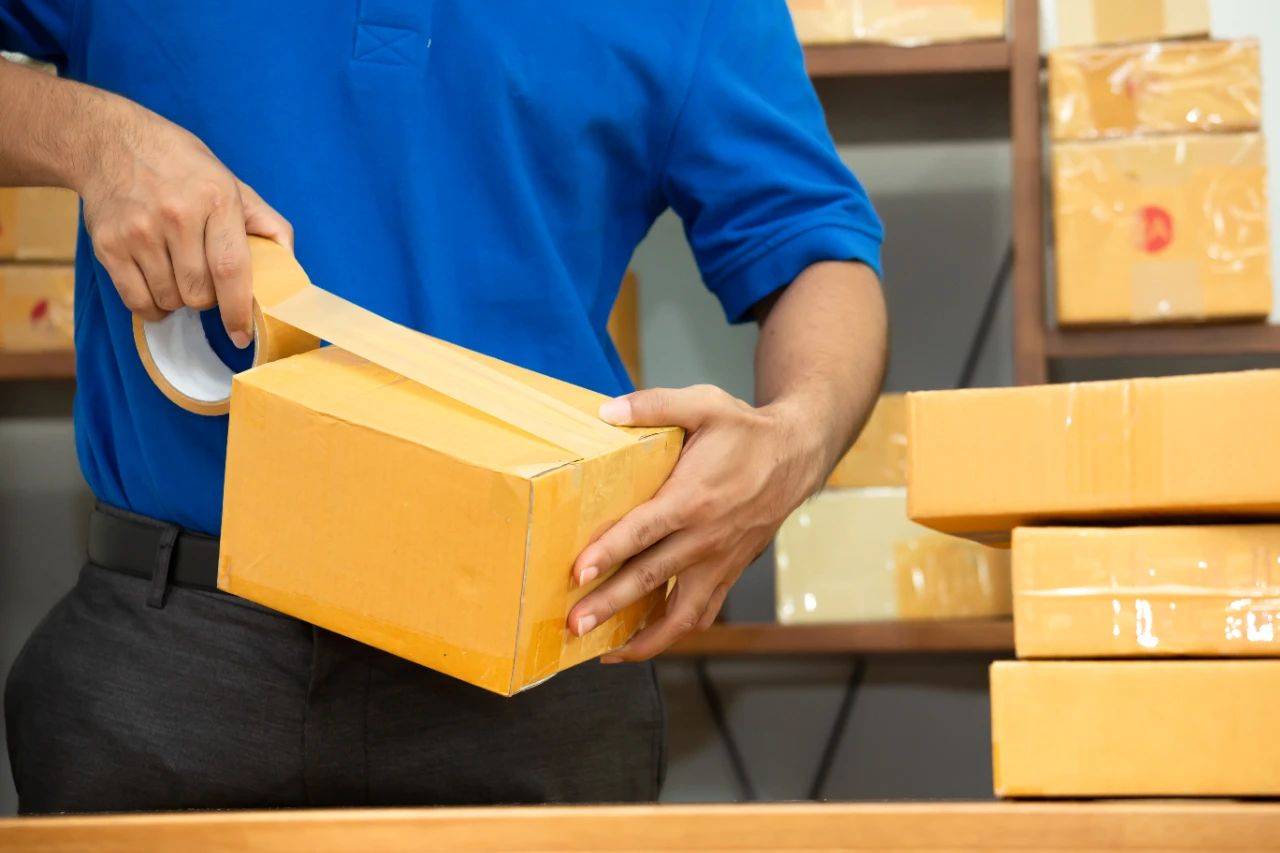 快递公司贩卖用户,快递客服售用户信息获利24万