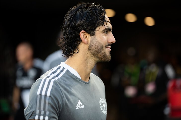 梅西最新队友,梅西新队友马丁内斯