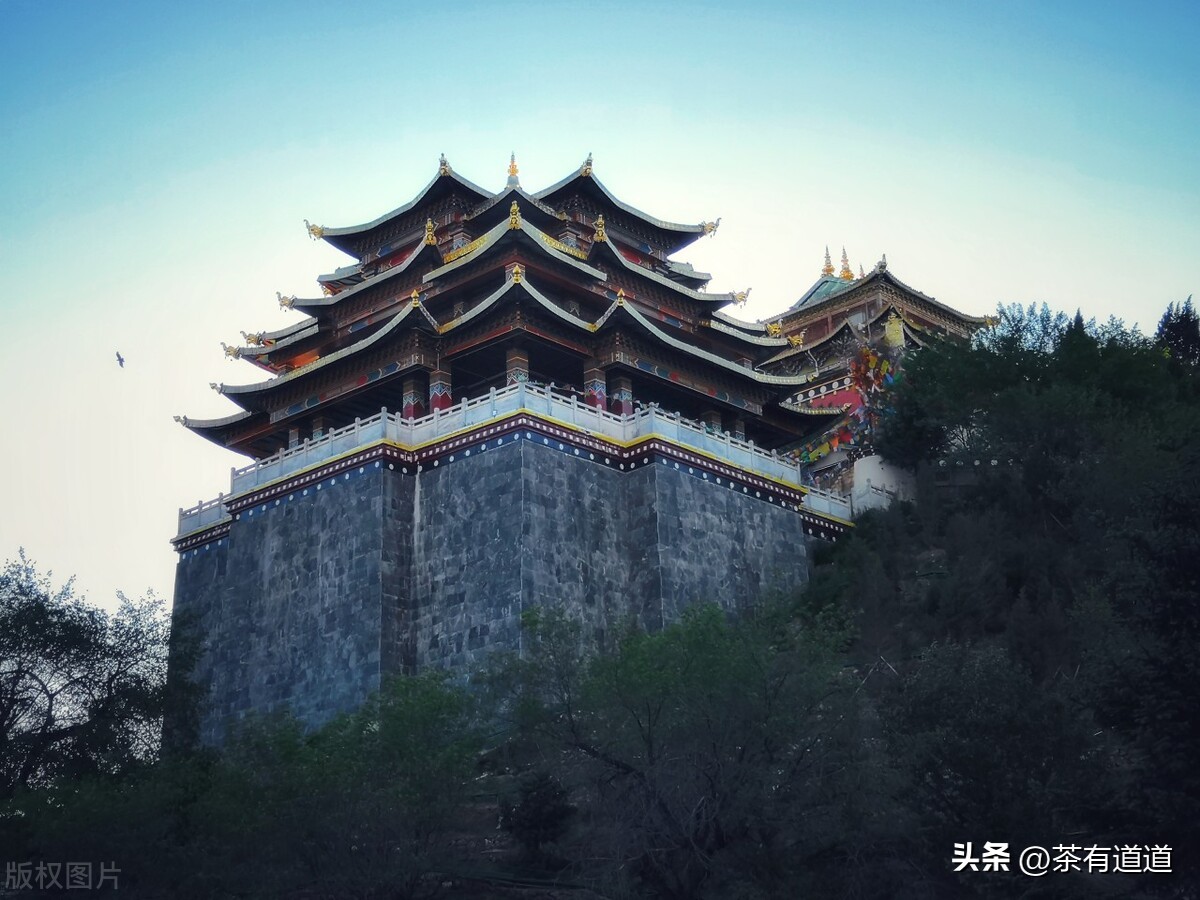 到香格里拉一定要去看梅里雪山,到香格里拉玩什么