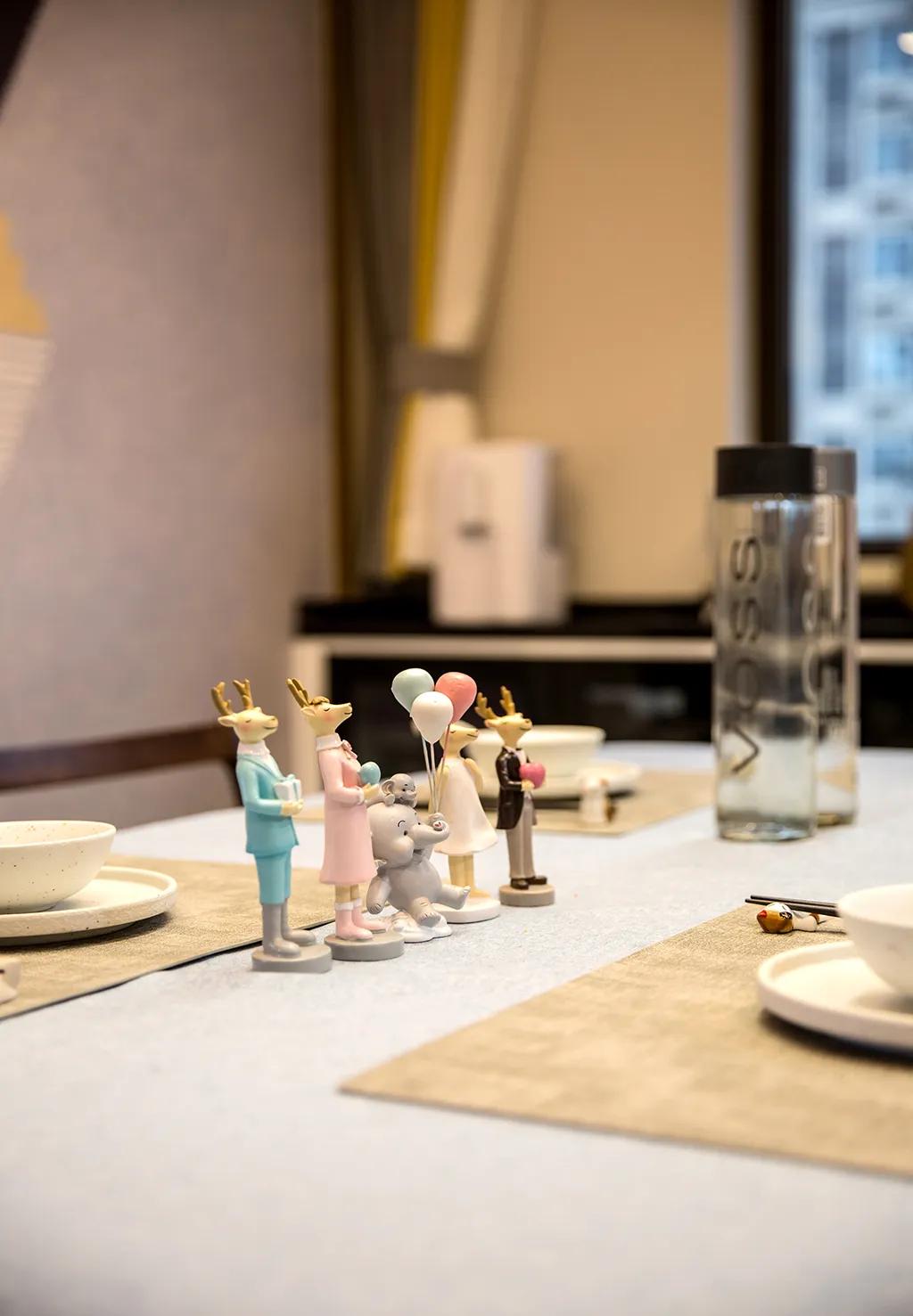 居家宜实木家具,现代简约风搭配实木家具效果图