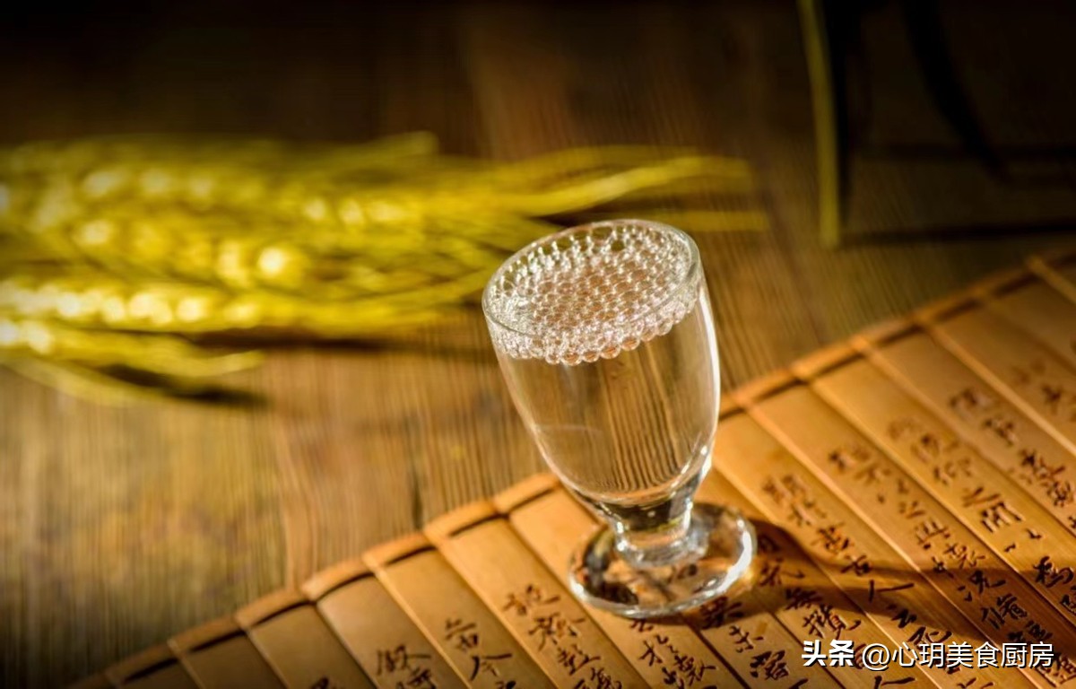 家庭长期存白酒的正确方法,家里存的酒应该放什么地方储存