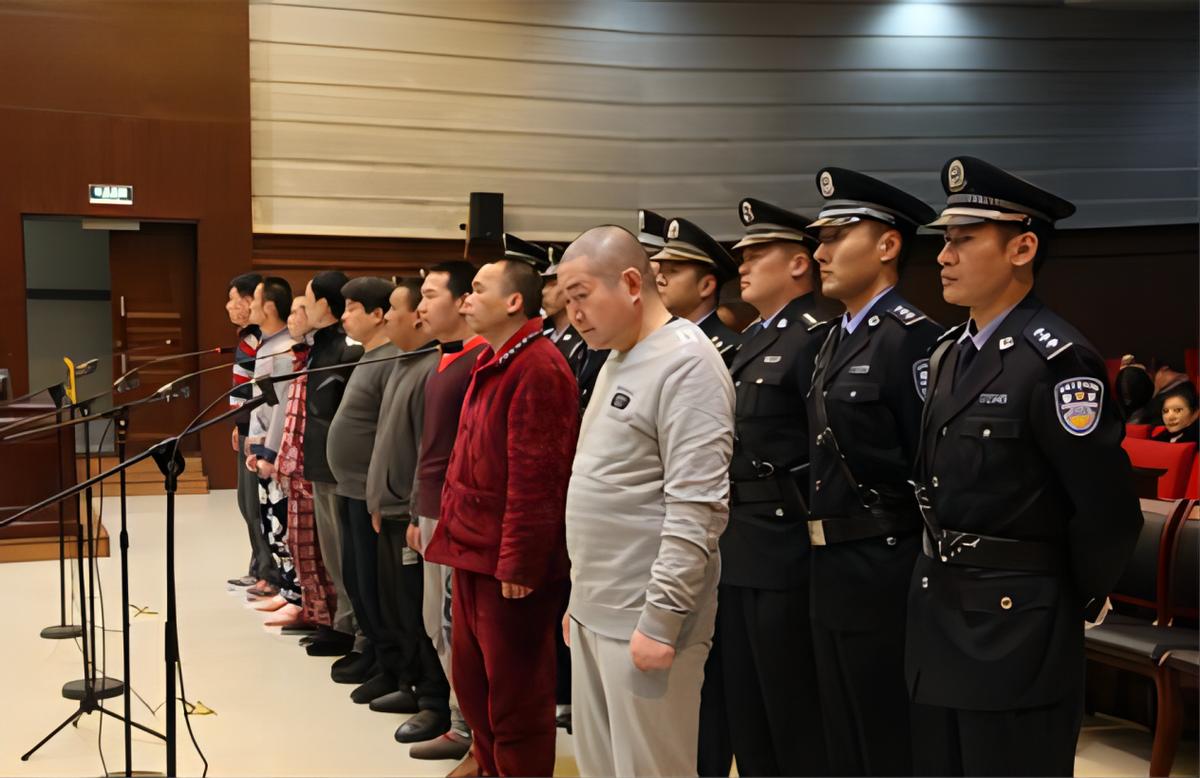 千峡湖铁笼沉尸案纪实,今日说法浙江千峡湖铁笼沉尸案