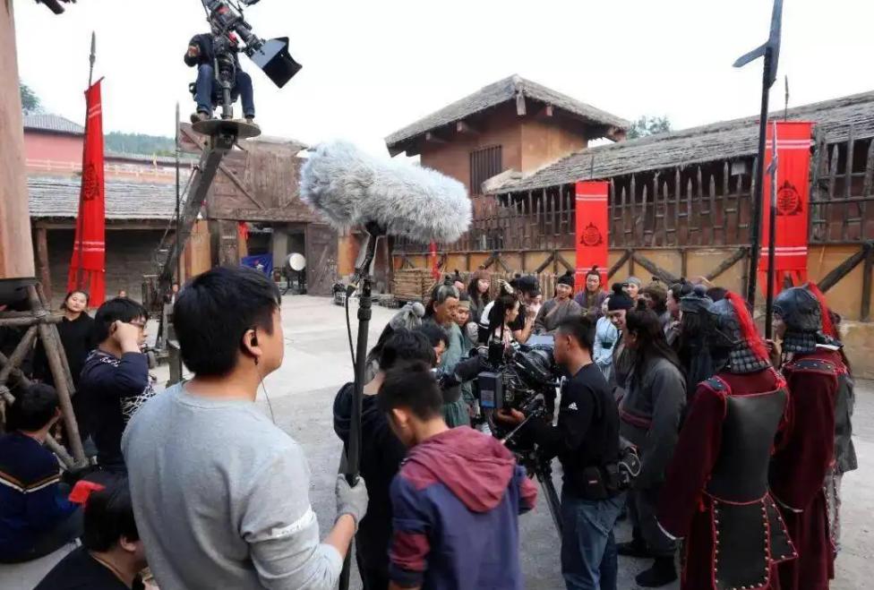 横店当5年群演的外卖小哥，日结70元到攒钱13万，为梦骑行去*藏西**