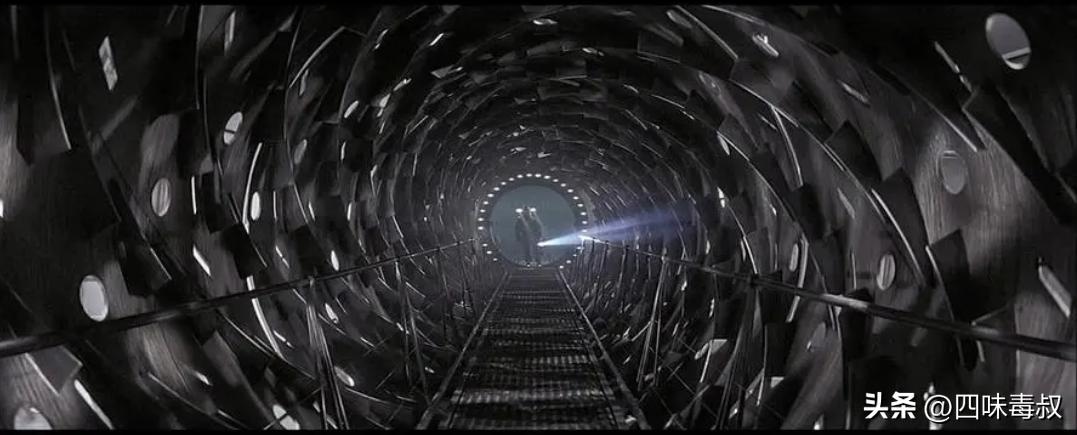 当飞船撞见魔鬼，神学便附体在科学身上