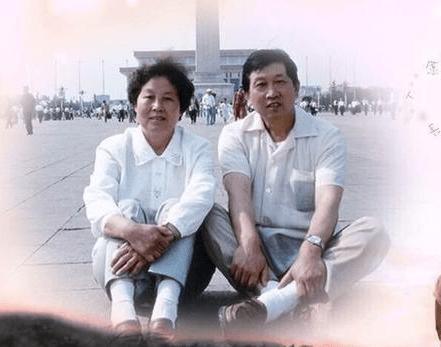 林心如对周杰吻戏事件的回应,周杰澄清跟林心如拍吻戏