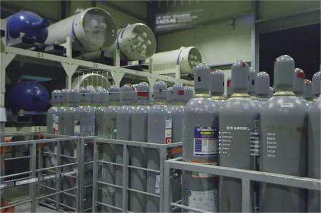 轮到美国被卡脖子？乌特有气体恐断供，将中气商纳入半导体供应链