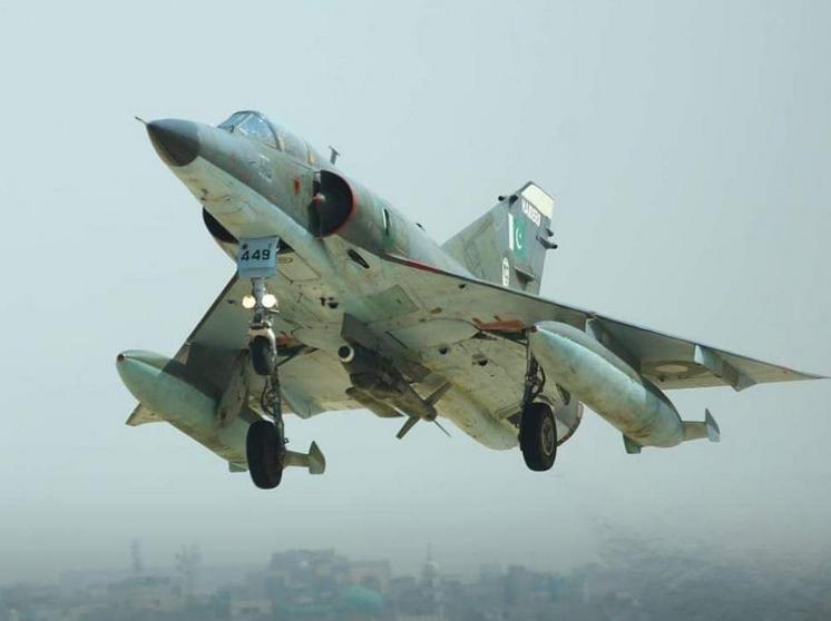明明互为死敌，印巴却做出相同选择，巴铁买歼10或并非用于空战？
