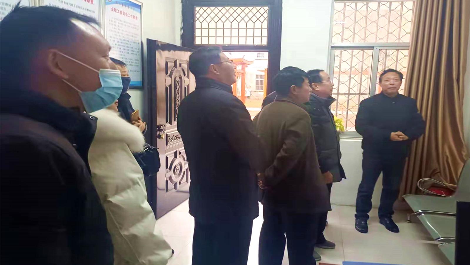 涟水县关工委领导深入徐集中学调研关心下一代工作