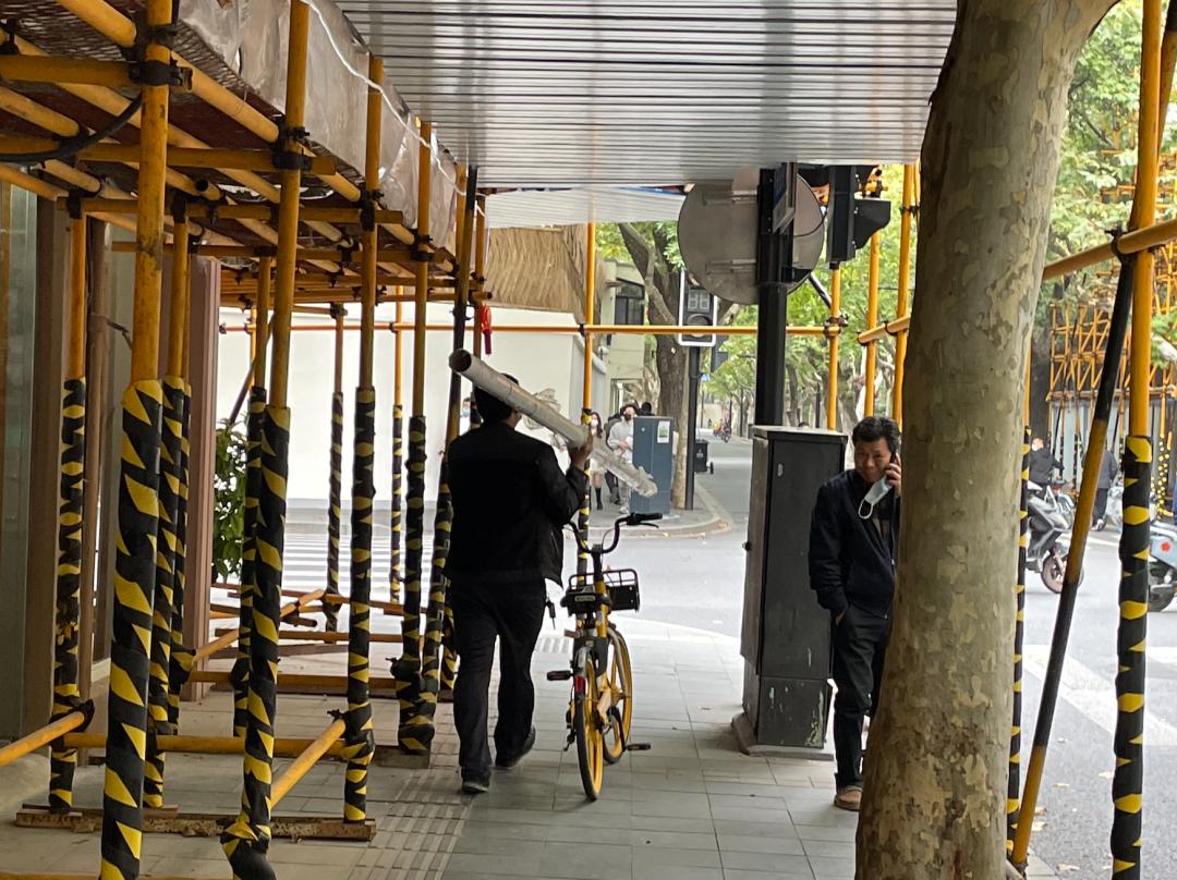 梧桐区的五金店,都是长久又顽强的存在