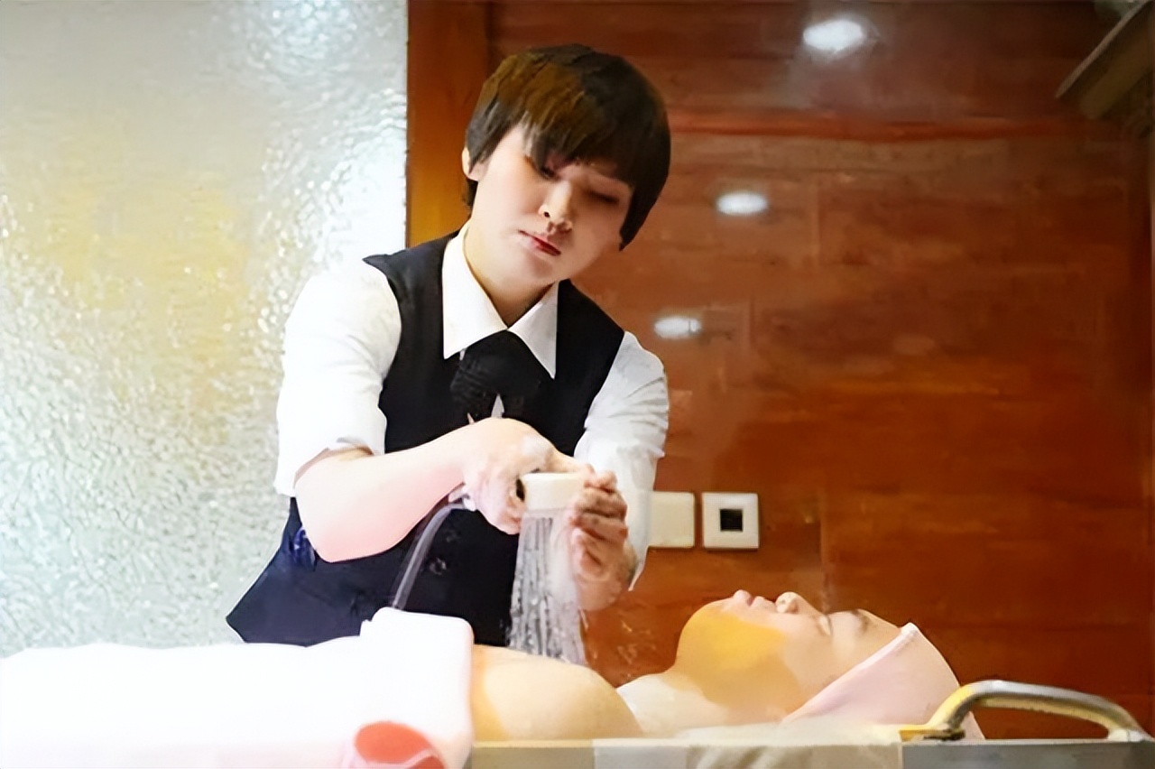 一位80后入殓师的忠告：不能用手直接触摸遗体，就算是亲人也不行