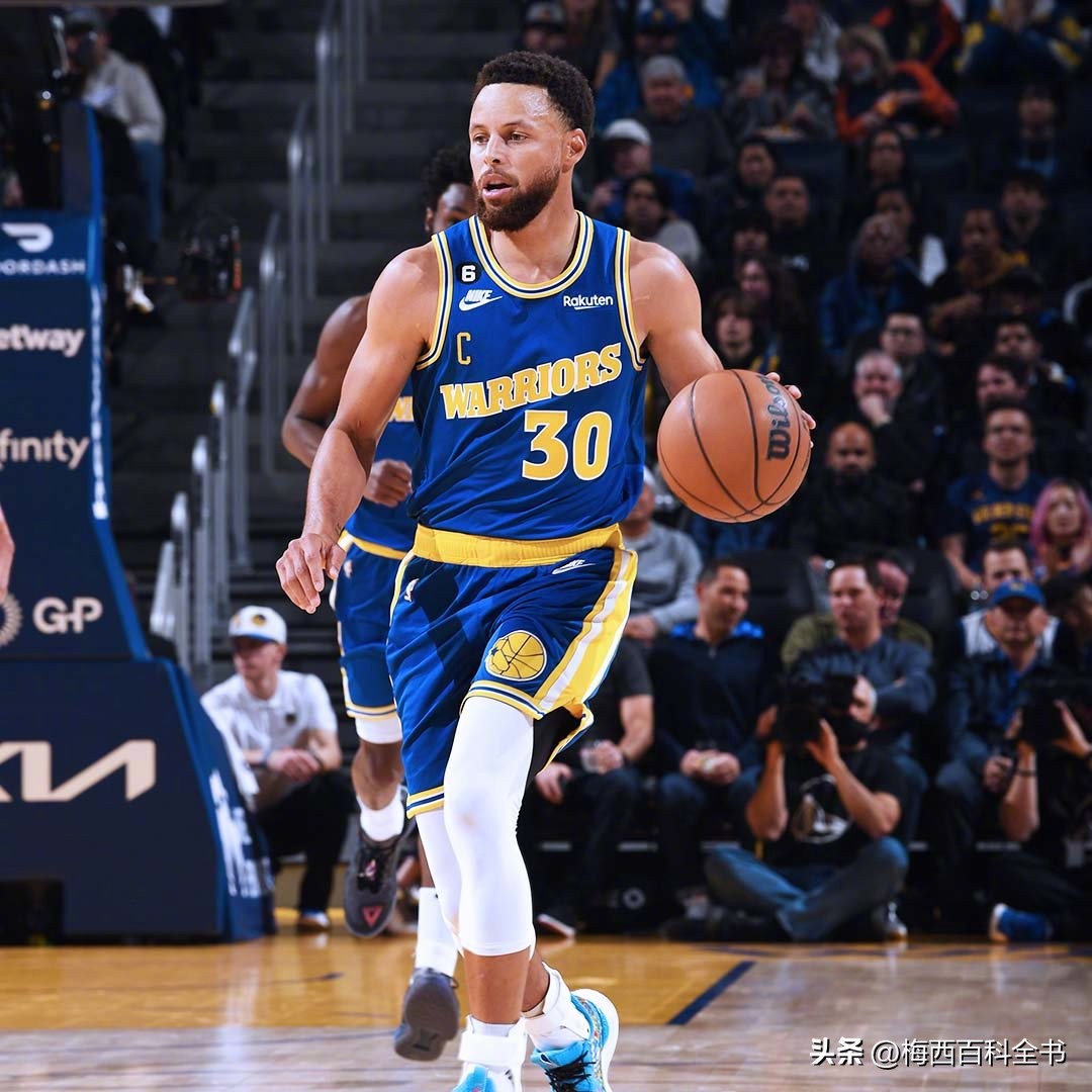 库里打强队轮休,库里打弱队强势复出