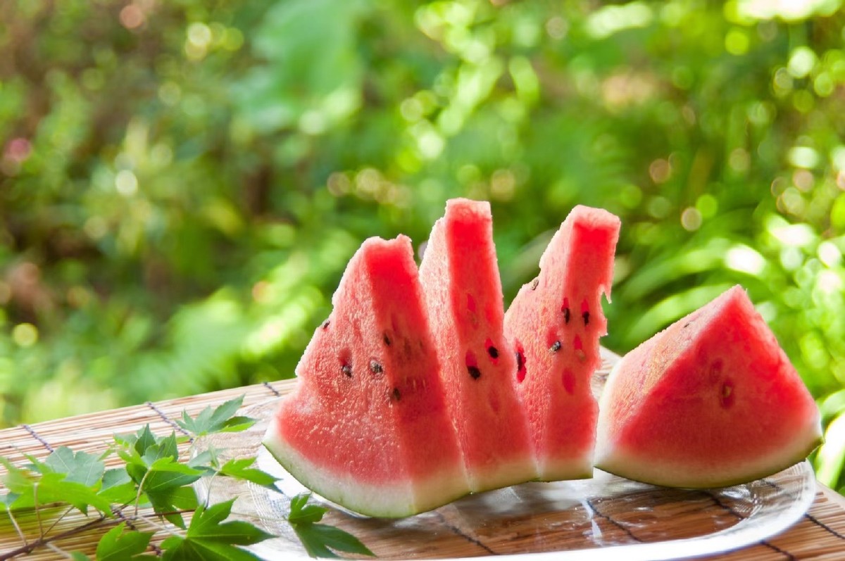 “中国人那么穷，吃过西瓜吗？”日本网友调侃，话音刚落啪啪打脸