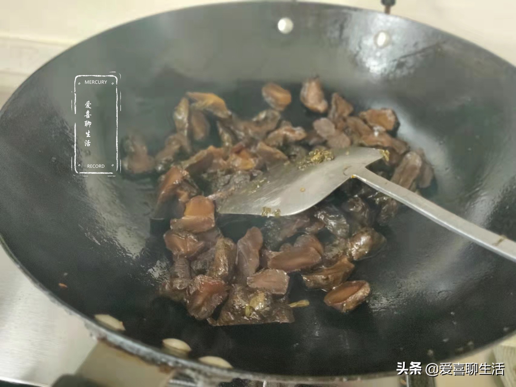 市场上卖的腌洋姜,老家的洋姜怎么炒