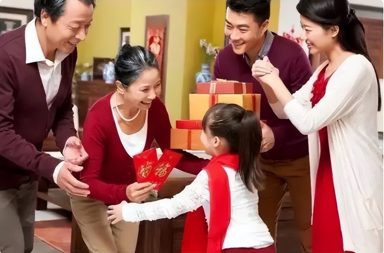 给孩子压岁钱有“讲究”，除夕和初一哪天好？寓意不同，别给错了