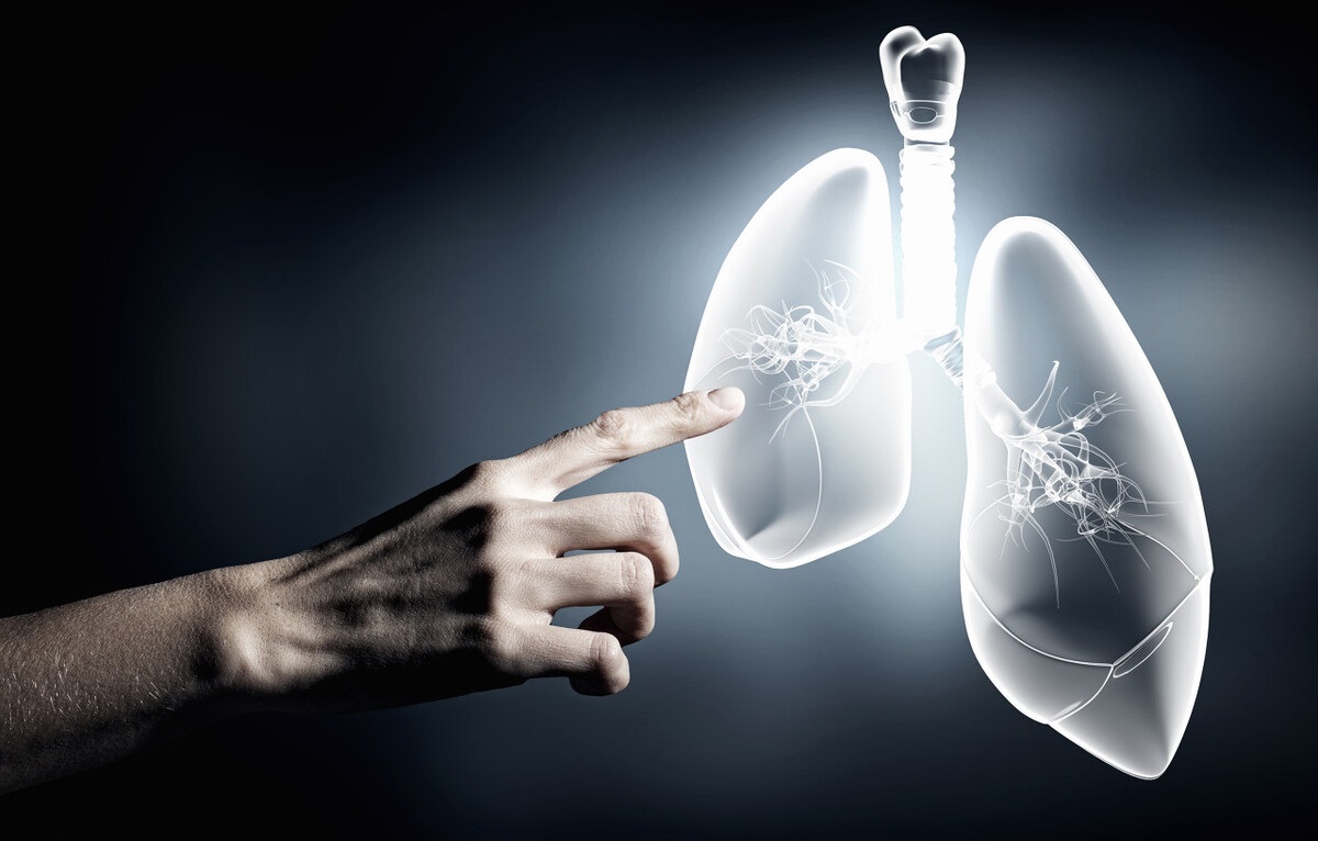 病毒感染后，出现咳嗽症状，使用镇咳药物时要注意什么