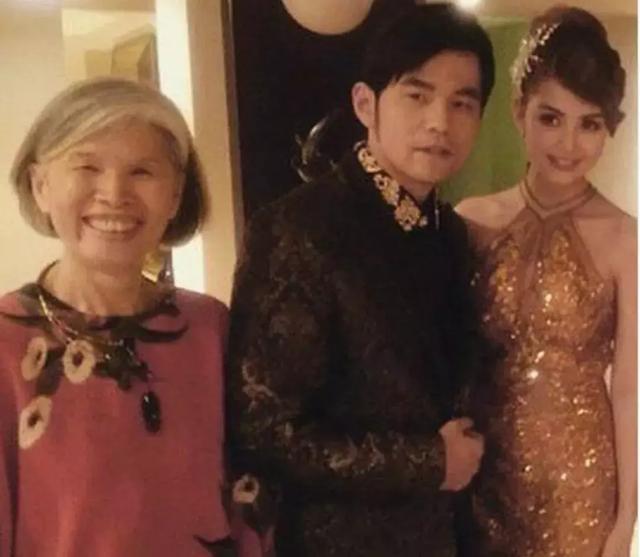 昆凌和侯佩岑最新消息,昆凌一句话曝光周杰伦侯佩岑关系