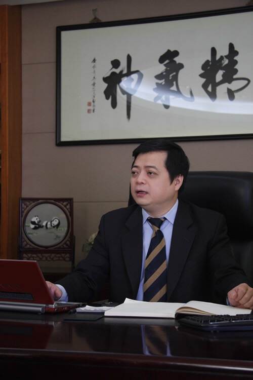 白手起家身价上亿父亲仍是修鞋人,白手起家身家上亿父亲仍是修鞋匠