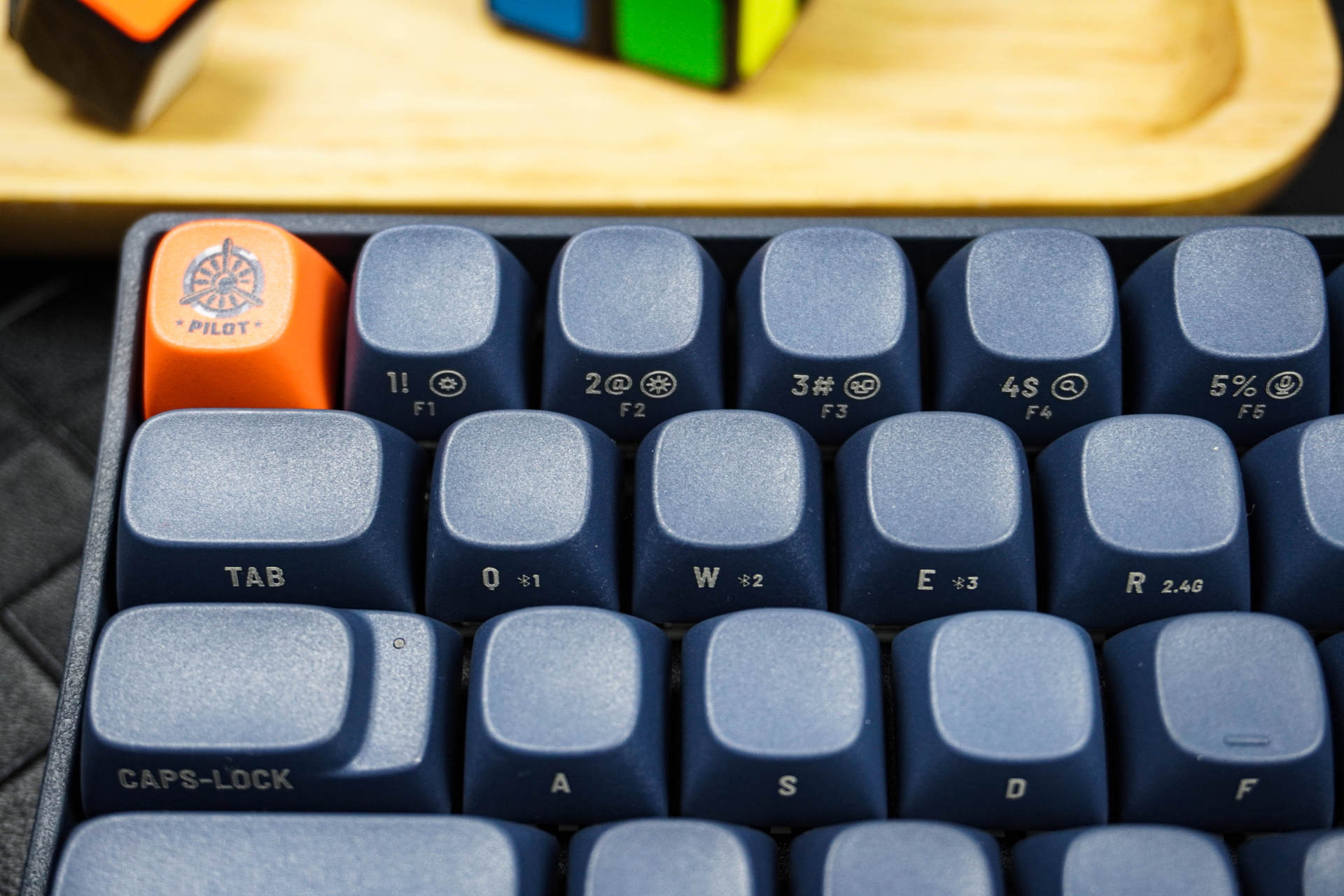 洛斐小翘能发光吗,洛斐小翘手感怎么样