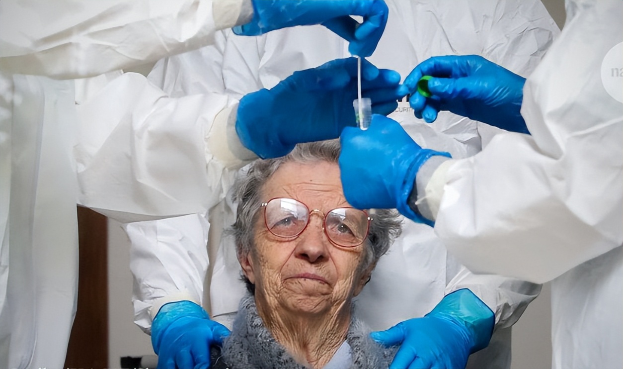 中国足球前锋去世,足球员感染死亡