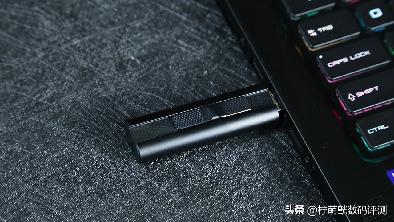 固态u盘和普通u盘测试对比,固态u盘和普通u盘哪个更好