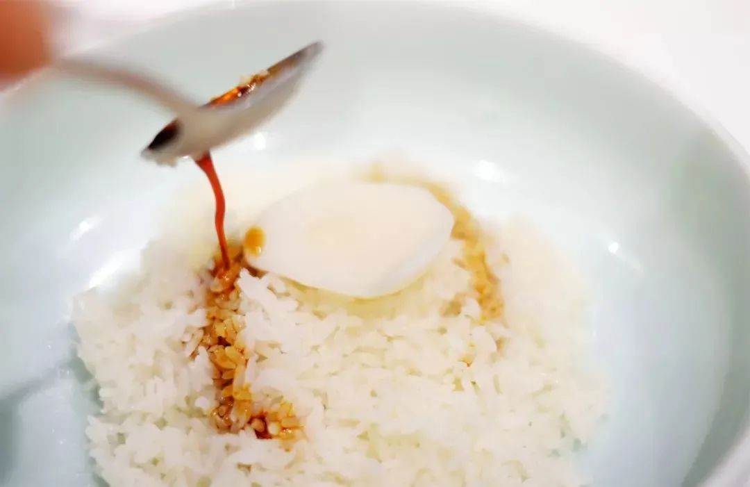 猪油可以拌米饭吃吗,猪油炒菜加米饭