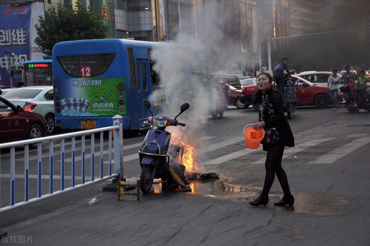 电动车自燃事故最新报道,电动车燃爆事故敲响警钟