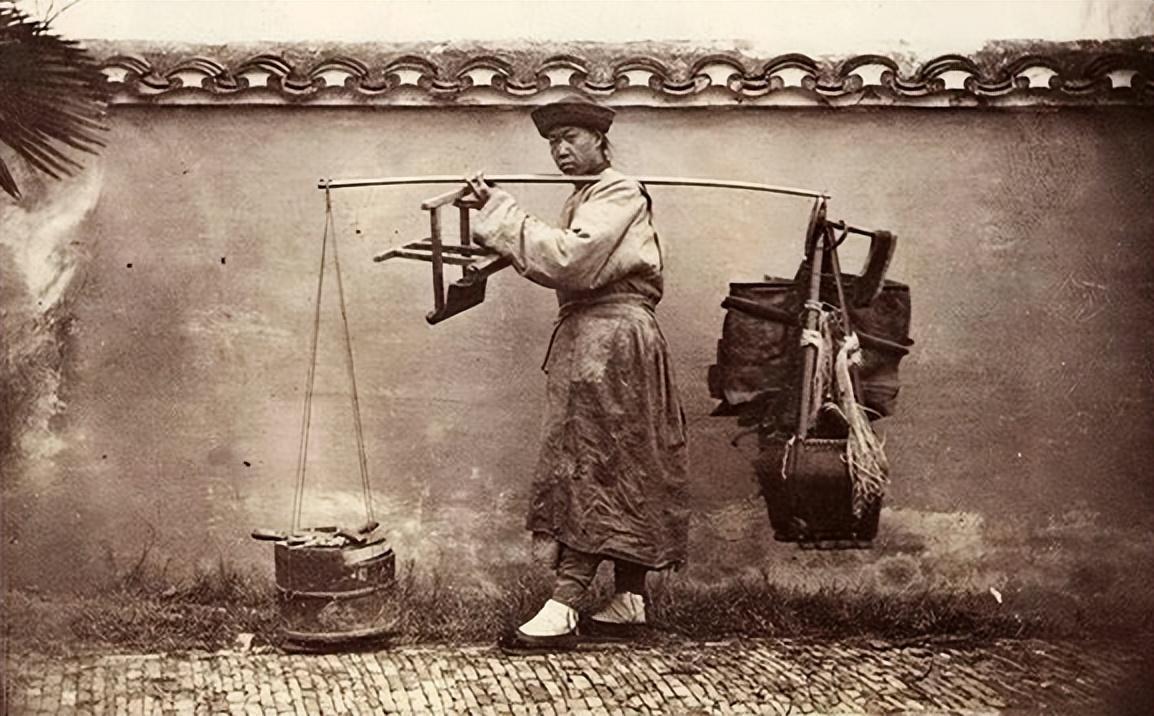 21张真实又罕见的老照片，阴毛假发工作者，我怀疑他用错地方了