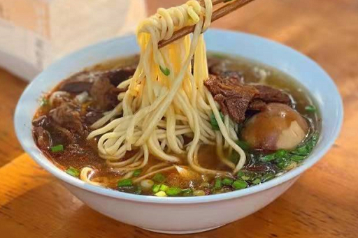 老夫妻在合肥开了一家牛肉面店,合肥11元拉面
