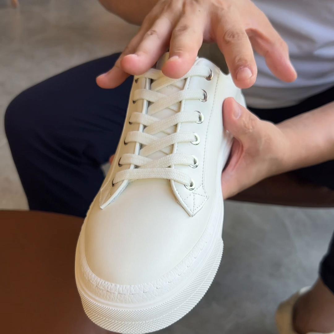 小白鞋超轻滑板鞋,夏季小白鞋薄款透气无鞋带橡胶底