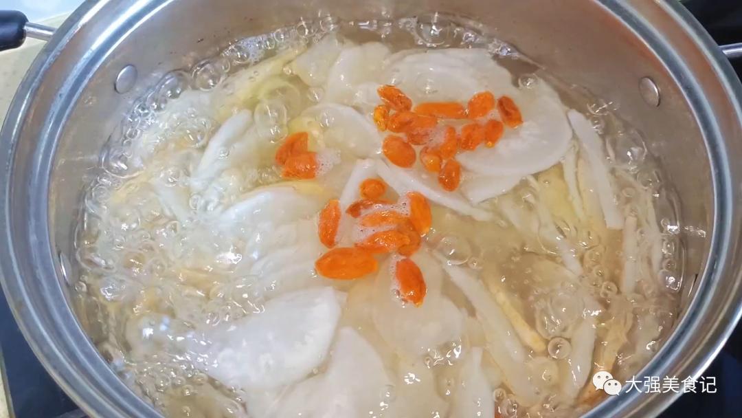 阳了后咳嗽厉害用什么汤止咳,阳后喉咙痒咳嗽喝什么汤好