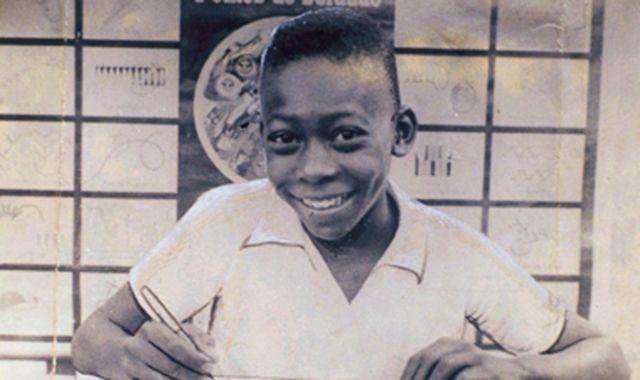 世界三大公认足球球王,球王贝利巴西足球传奇