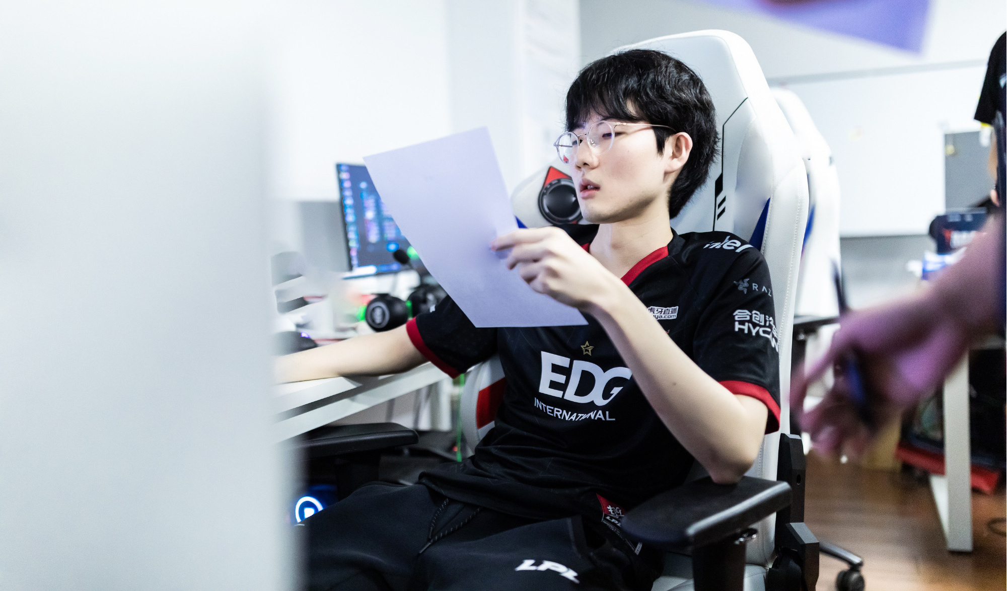 英雄联盟s10全球总决赛tes战队,目前英雄联盟比赛战队最新排名