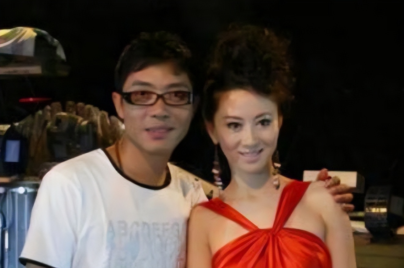 19年后再看汤加丽,为艺术献身成史上第一位人体模特,她做错了