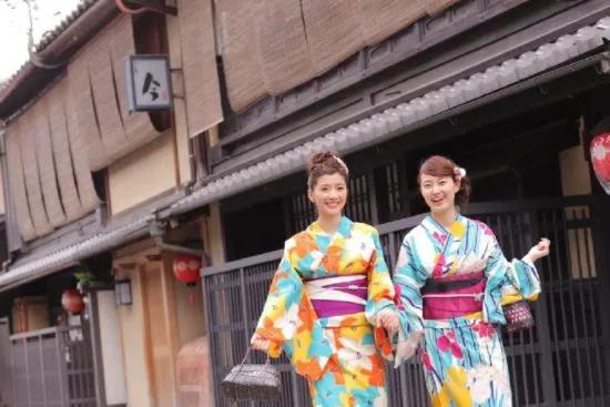 中国女生穿日本衣服和服,中国女生穿日本和服意味着什么