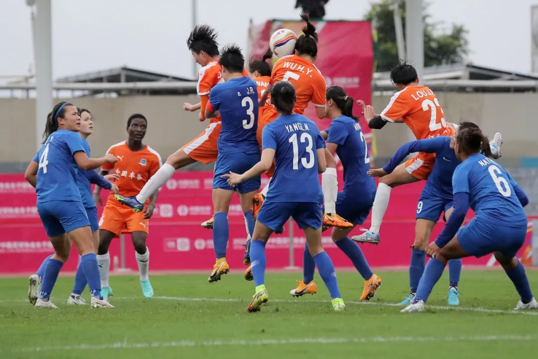 中国女足球队长吴海燕,女足队长吴海燕健美视频