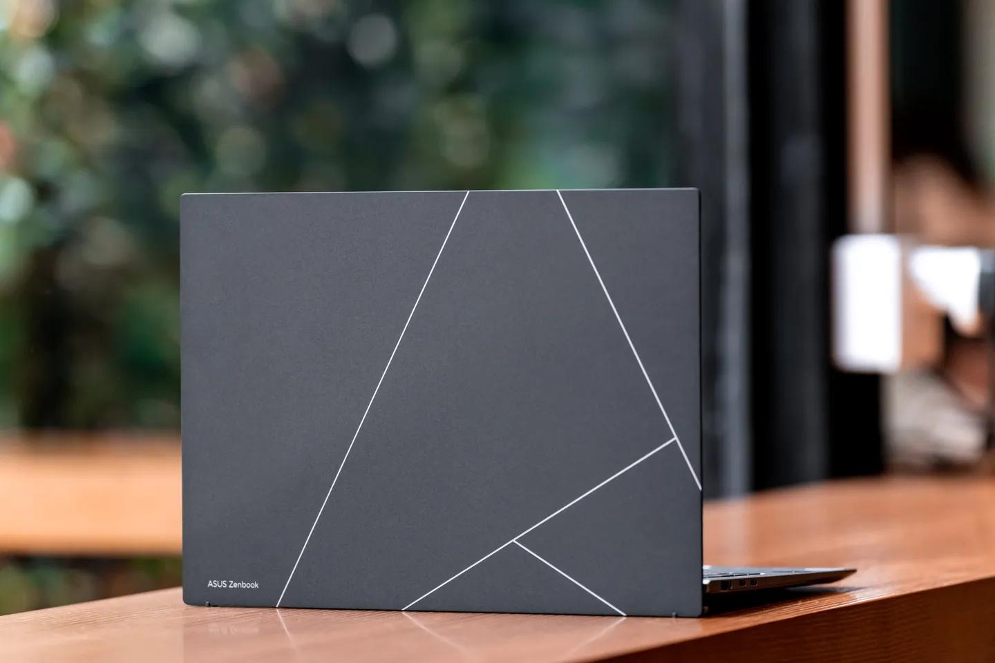 华硕灵耀x132.8koled屏超轻本,华硕灵耀13功能特点