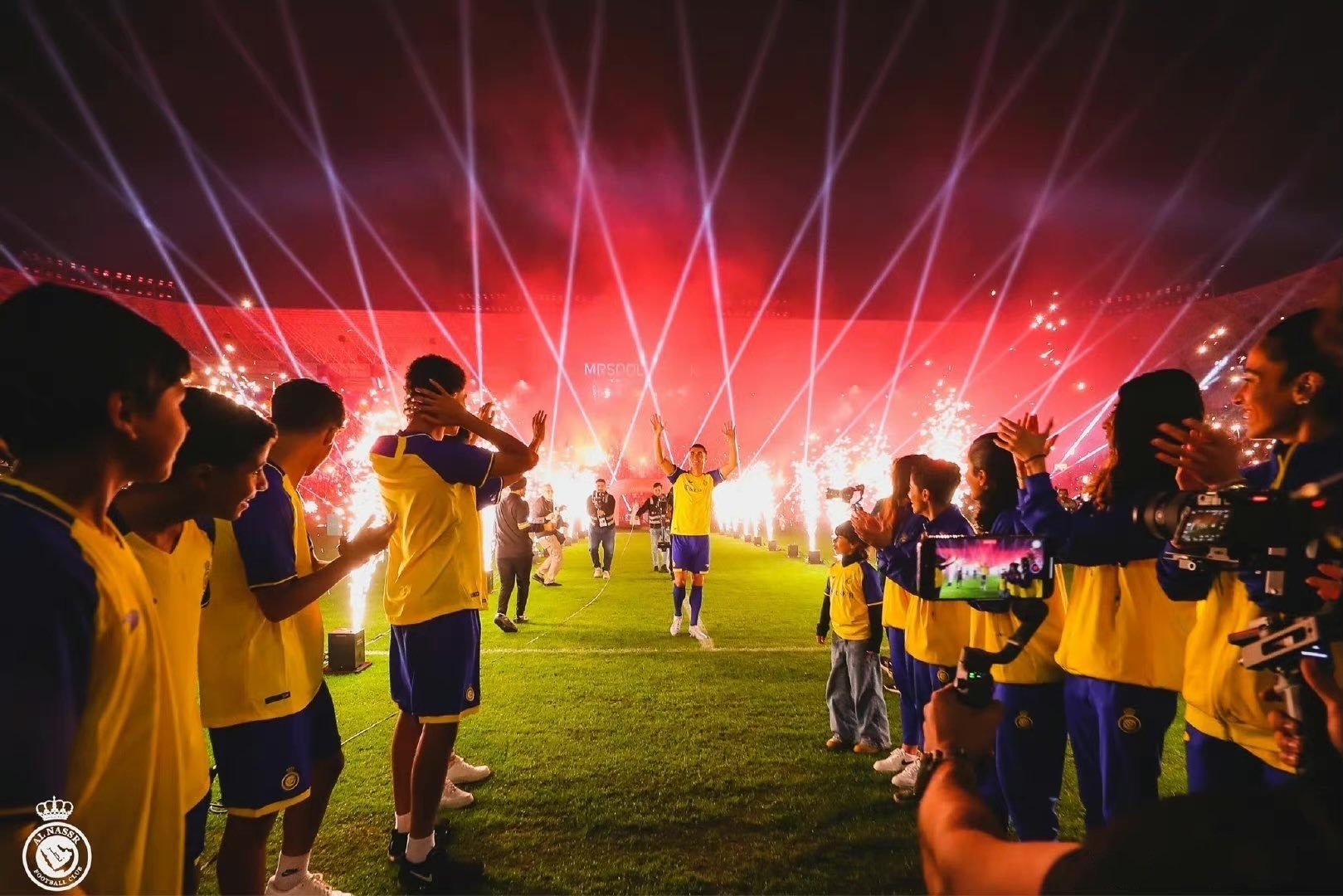 c罗今晚世界杯首秀,c罗或遭欧足联处罚c罗