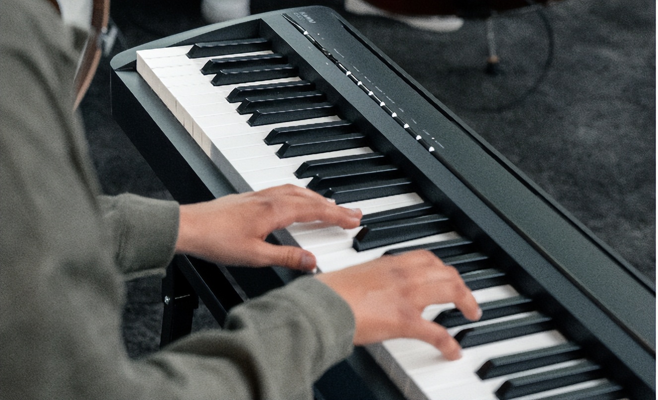 初学者如何挑选电钢琴,初学者怎样选购电钢琴