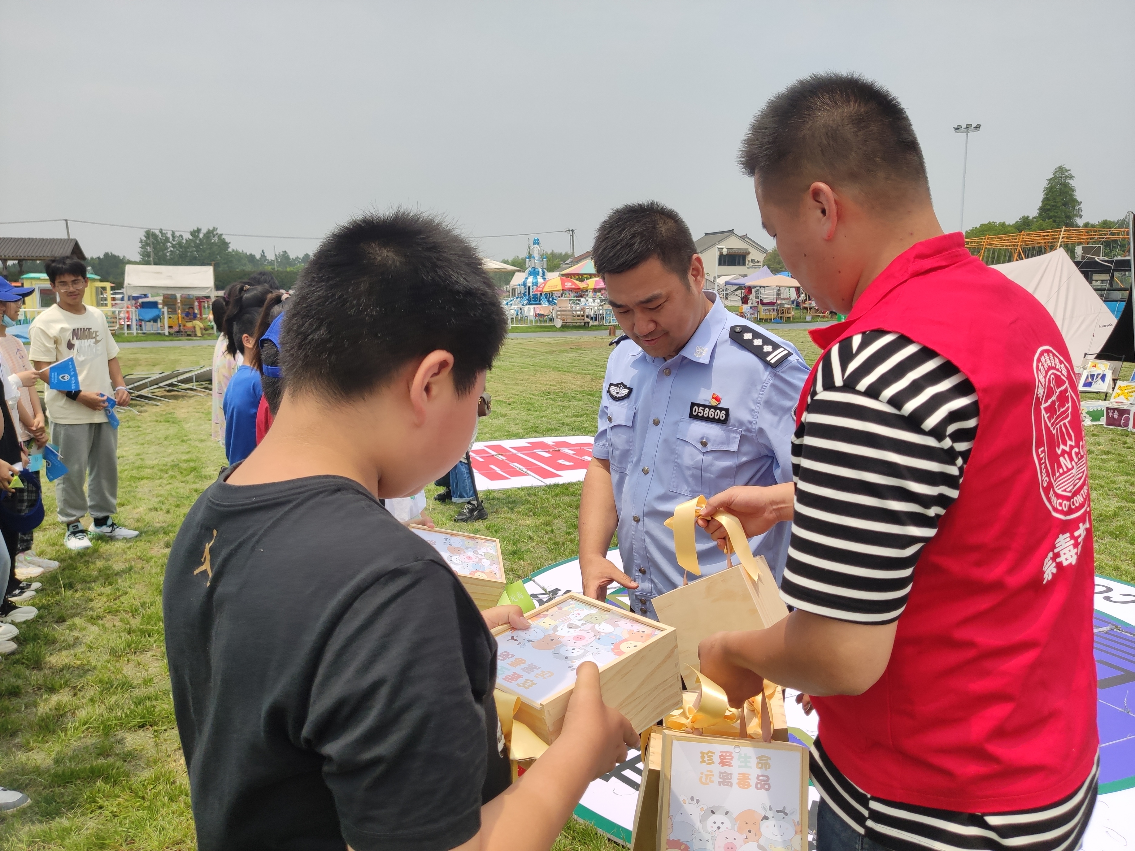 无毒有我禁毒绘画,无毒有我健康人生禁毒主题绘画