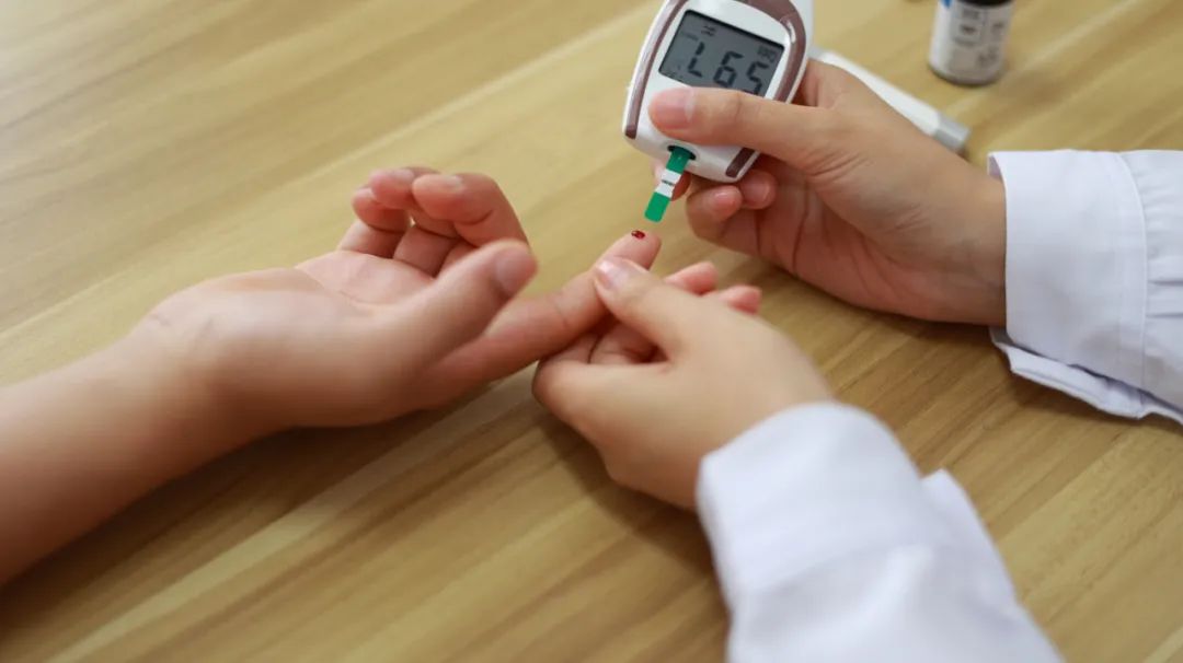 降糖神药二甲双胍的副作用,降糖神药二甲双胍怎样搭配